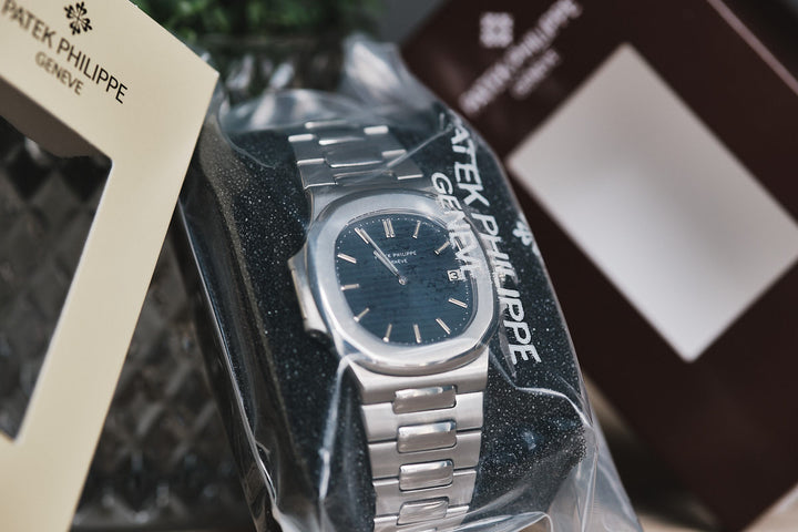 Patek Philippe Nautilus Blue Jumbo Service Sealed